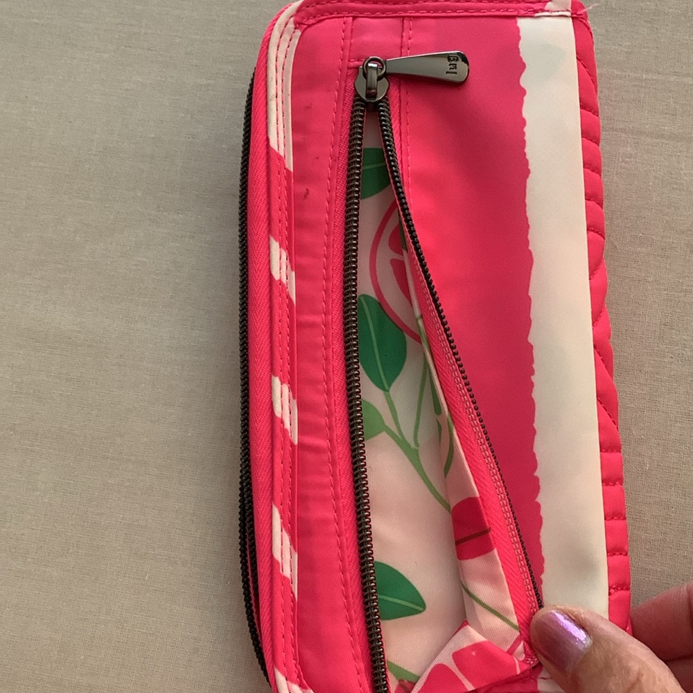 NWT Lug Ziparound Wallet with Wristlet - Picture 7 of 8
